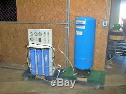 Système De Filtration Et D'osmose Inverse Aws Avec Réservoir D'eau